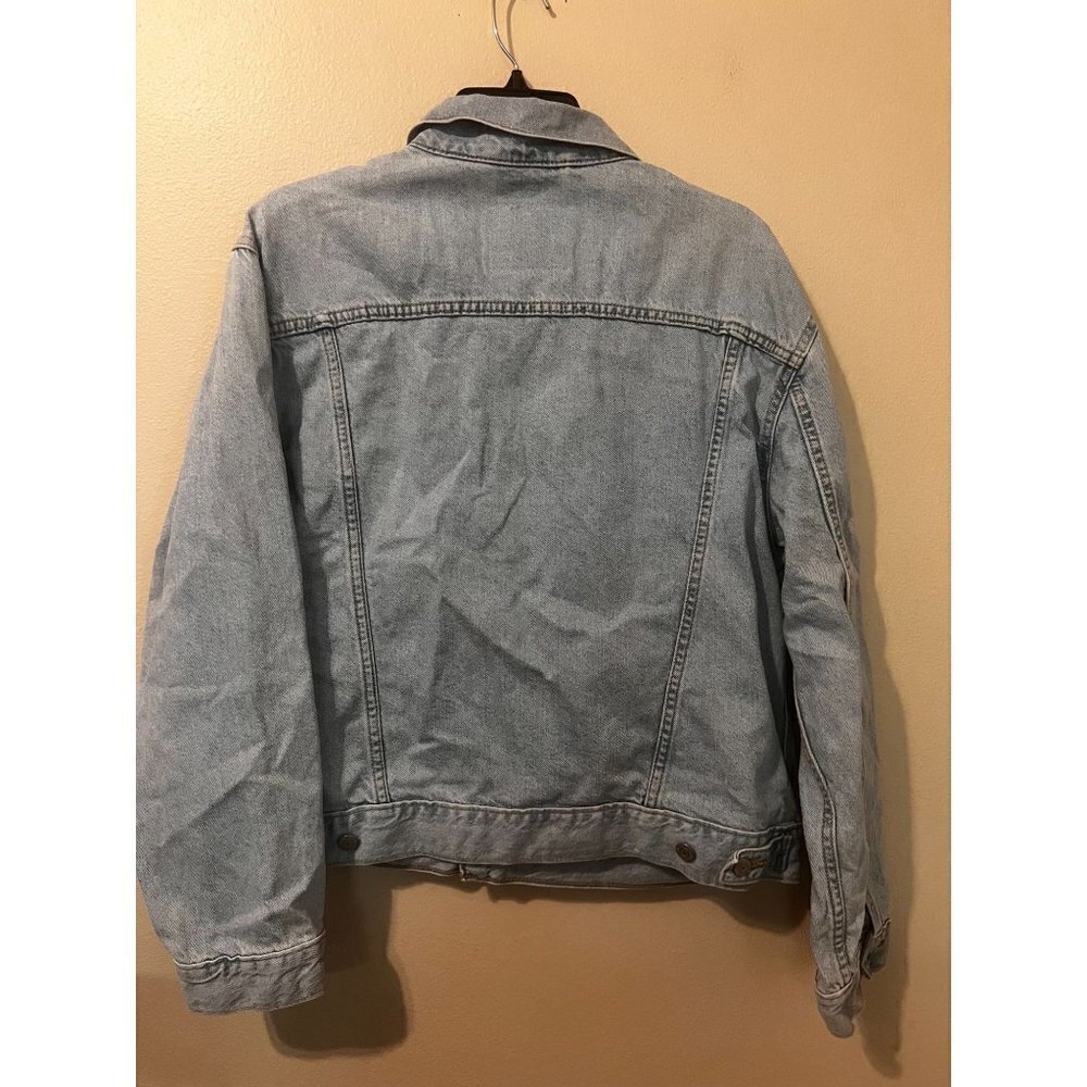 Women's Levi's Lightwash Jean Jacket Size XL [EXCELLENT] - Picture 4 of 5